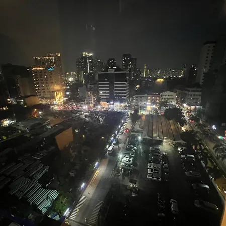 1BR Hotel Vibes Rockwell View